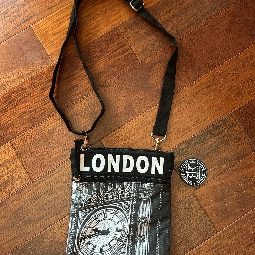 SOLD ON X-POST Robin Ruth Black and White London Crossbody Bag - Picture 1 of 10